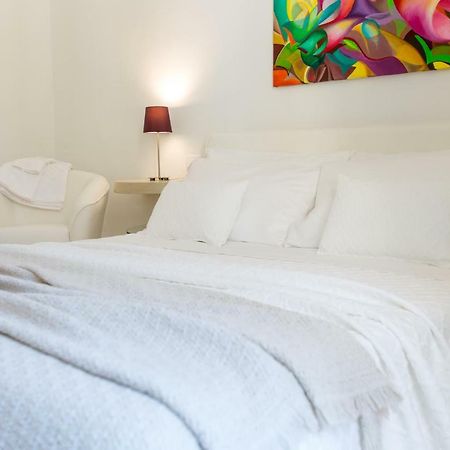 La Finestra Sul Convitto B&B Lecce Kültér fotó