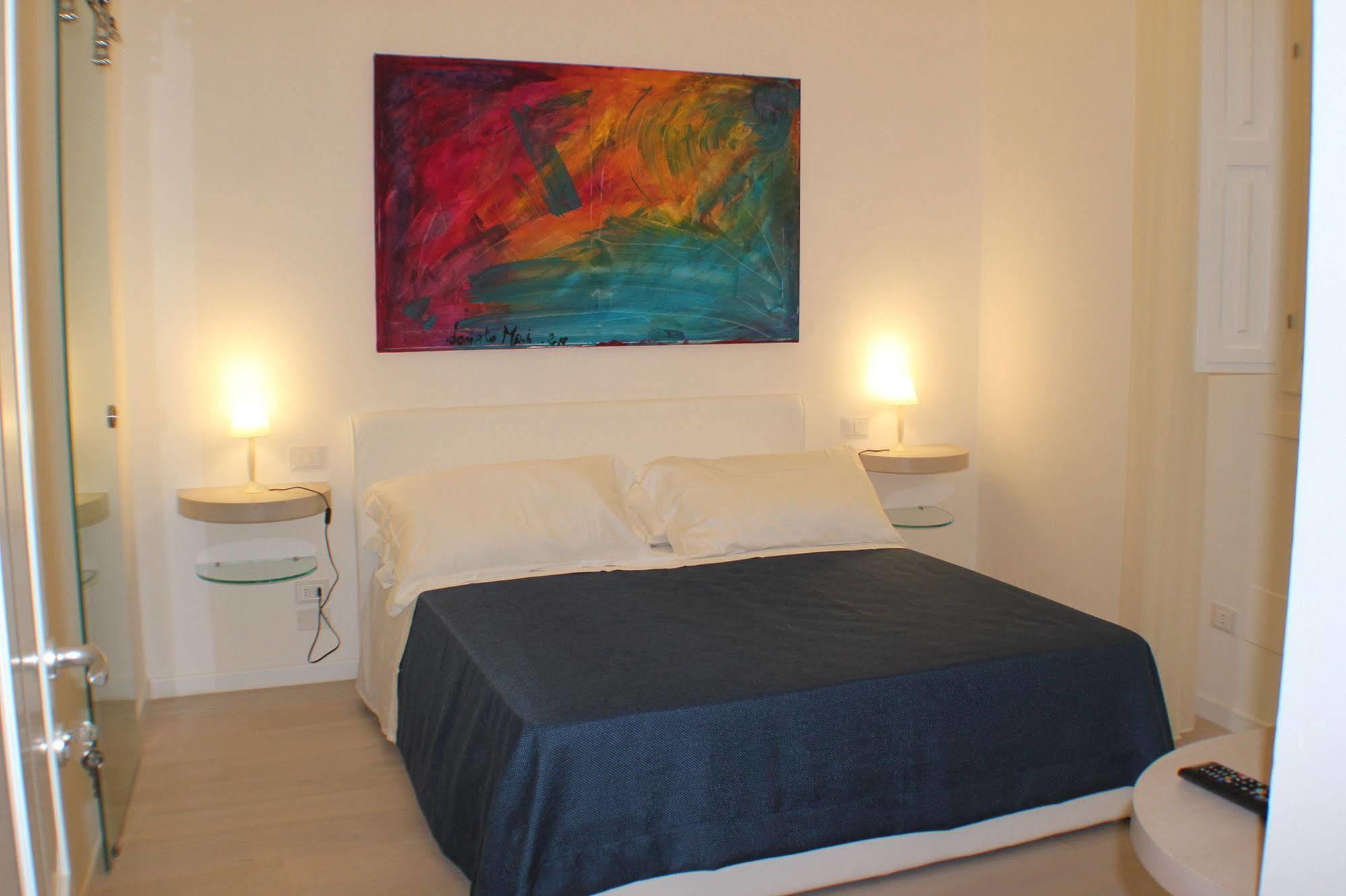 La Finestra Sul Convitto B&B Lecce Kültér fotó