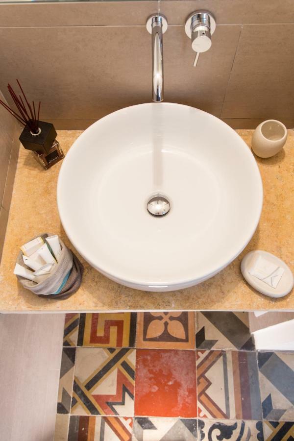 La Finestra Sul Convitto B&B Lecce Kültér fotó