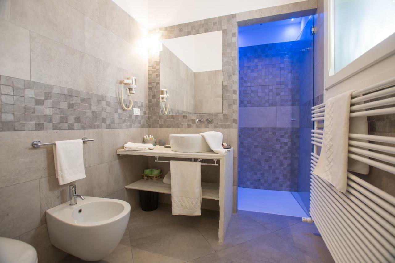 La Finestra Sul Convitto B&B Lecce Kültér fotó