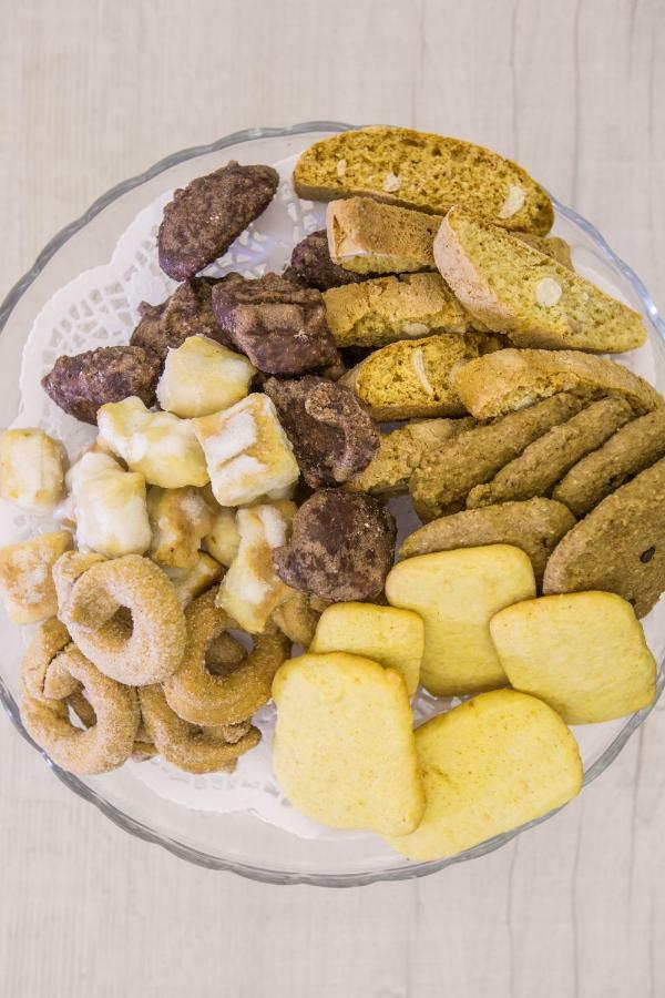 La Finestra Sul Convitto B&B Lecce Kültér fotó
